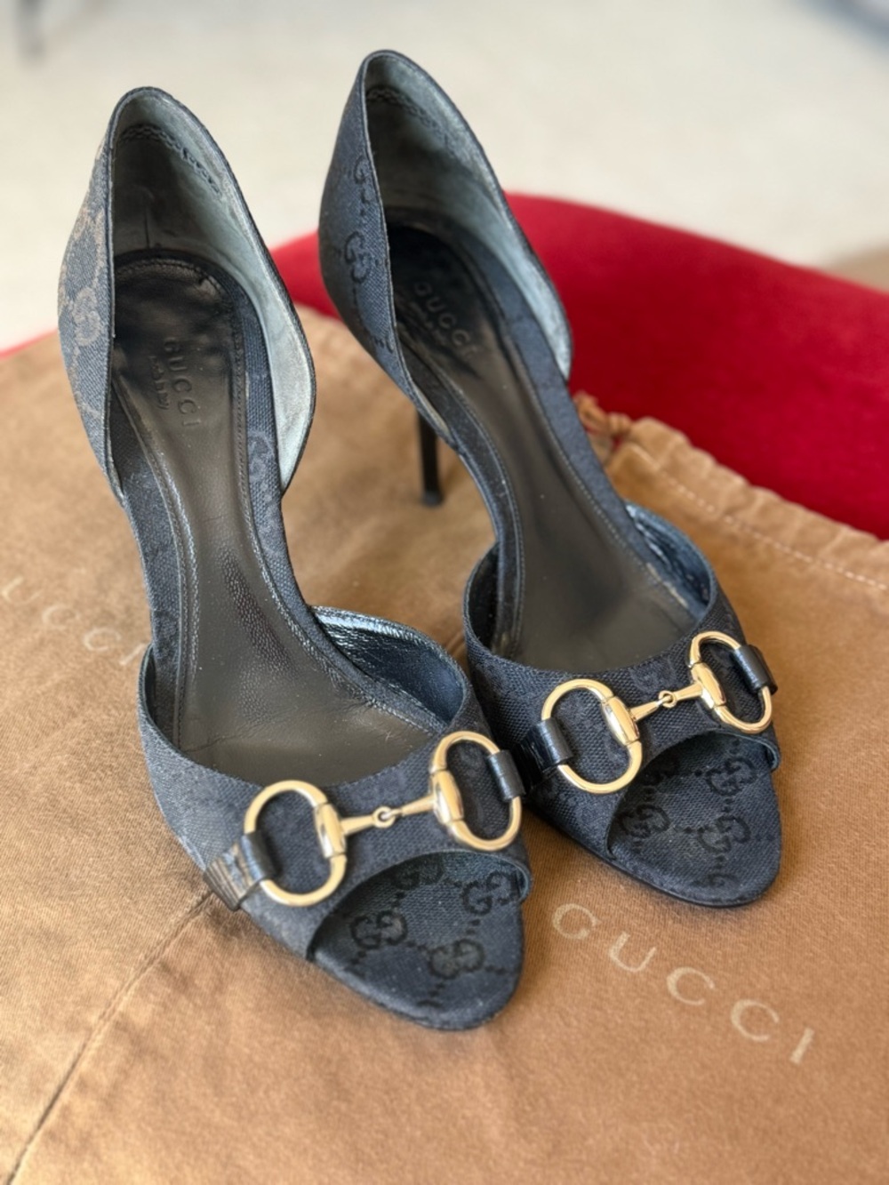 Gucci Black Logo Insole Slip-On sandals - LIKE NEW